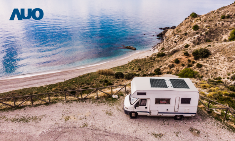 「可撓輕量化太陽光電板SunCurva」使用輕量特殊耐候型複合板取代傳統太陽能板的玻璃前板，不僅降低70%重量，每米平方僅3Kg；具有抗衝擊性能及通過電磁相容性測試，可應用於交通運輸工具，如露營車、遊艇等